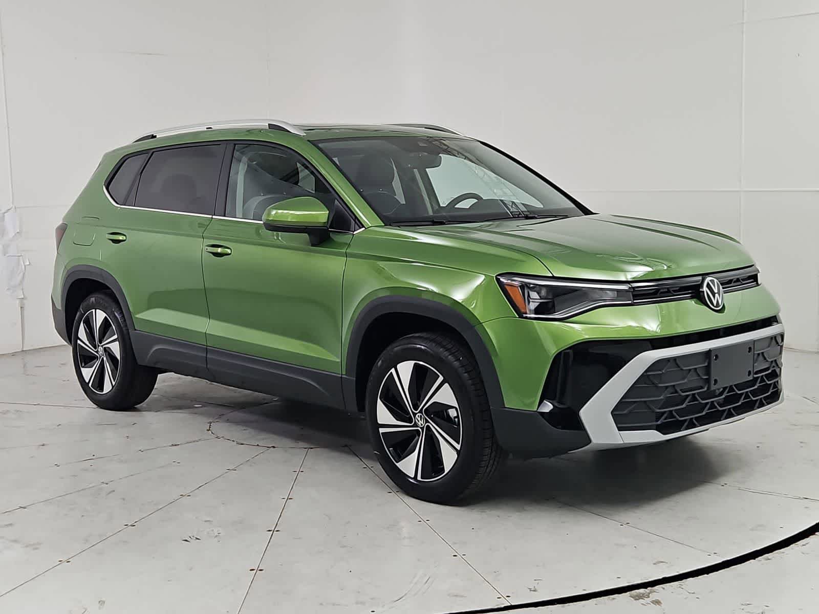 New 2026 Volkswagen Taos SE AWD/4WD image 8