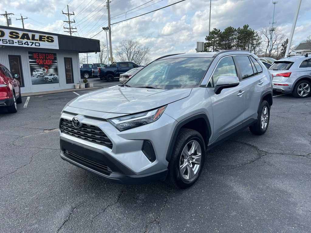 Used 2022 Toyota RAV4 XLE image 2