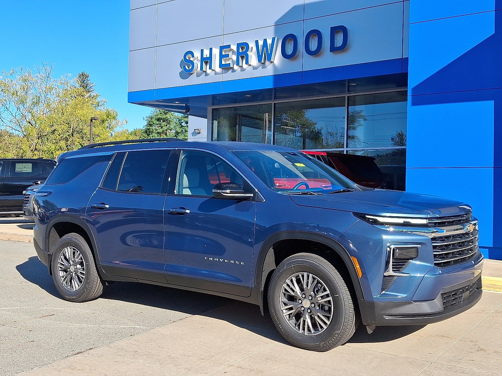 New 2026 Chevrolet Traverse LT image 1