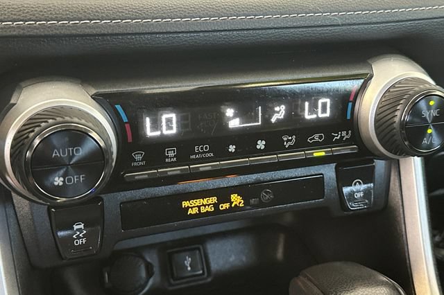 Used 2022 Toyota RAV4 XLE FWD image 23
