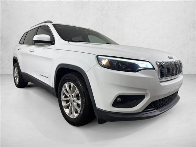 Used 2019 Jeep Cherokee Latitude w/ Popular Appearance Group FWD image 1