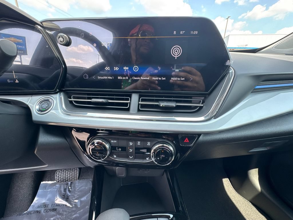 New 2026 Chevrolet Trax LT w/ Driver Confidence Package FWD image 29