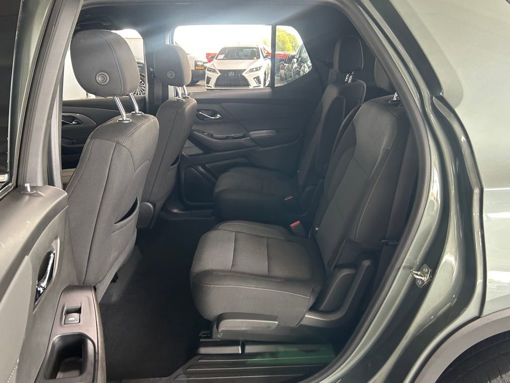 Used 2023 Chevrolet Traverse LT image 46