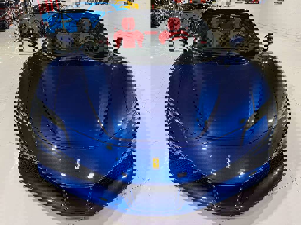 Used 2023 Ferrari SF90 Spider image 2