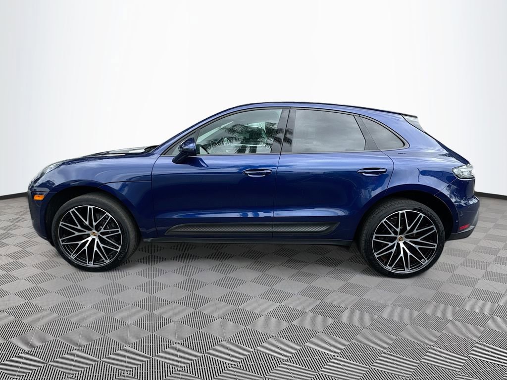 Used 2023 Porsche Macan image 9