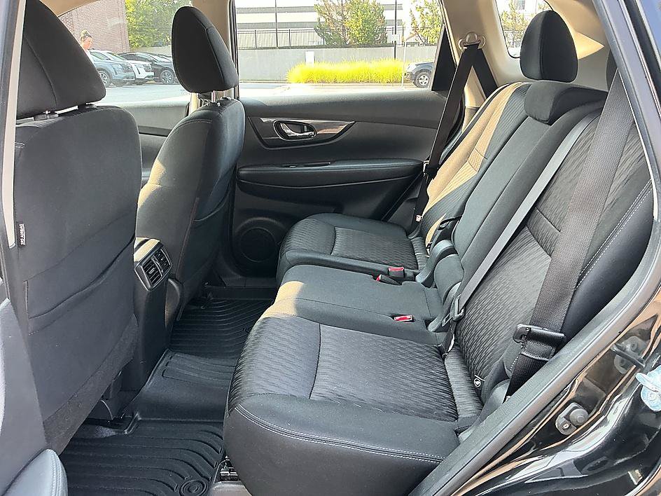 Used 2017 Nissan Rogue S AWD/4WD image 25