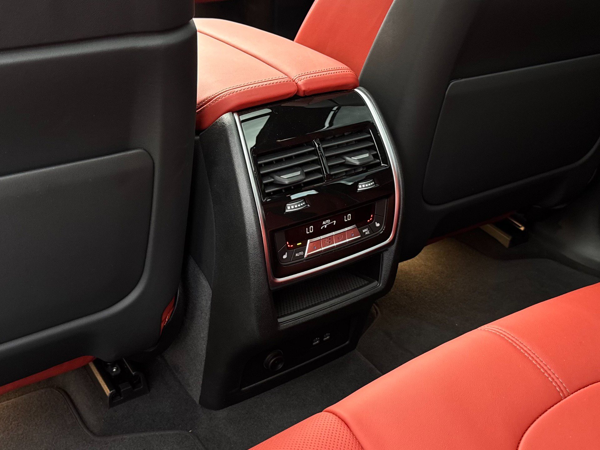 Used 2026 BMW X5 M Competition w/ Executive Package image 62