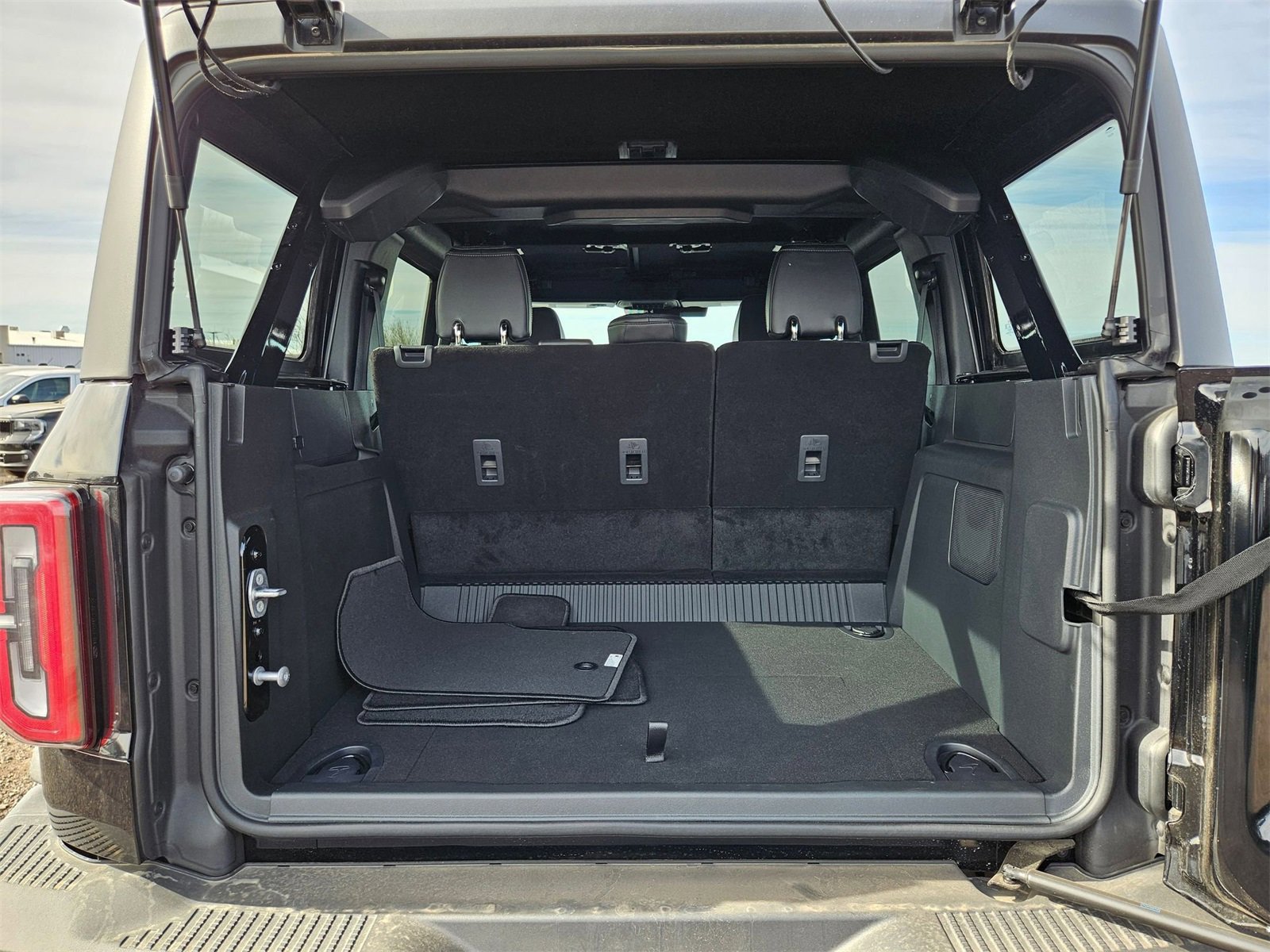New 2025 Ford Bronco Badlands image 7