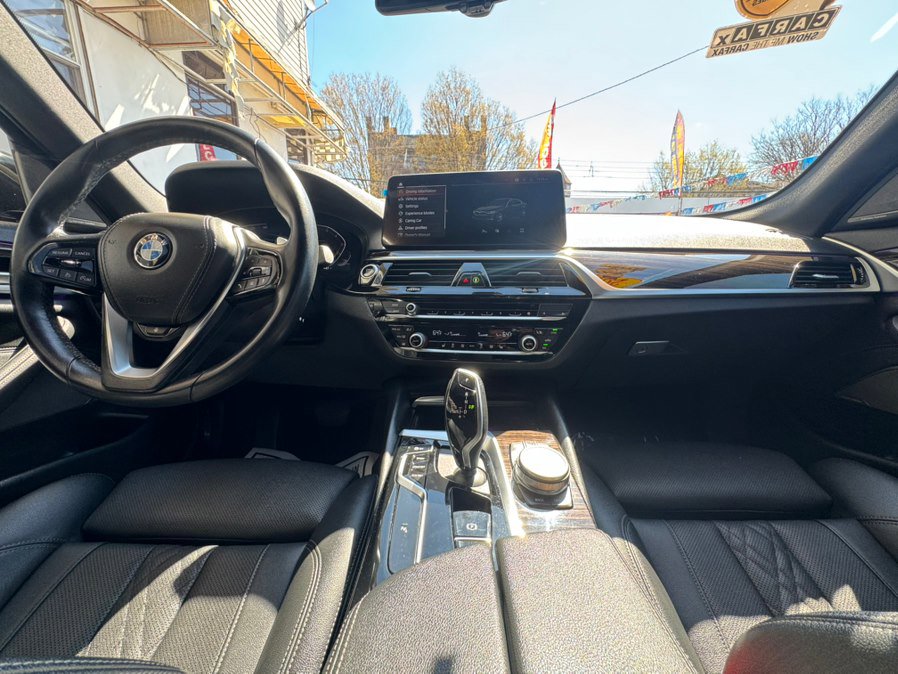 Used 2022 BMW 530i xDrive w/ Premium Package image 29