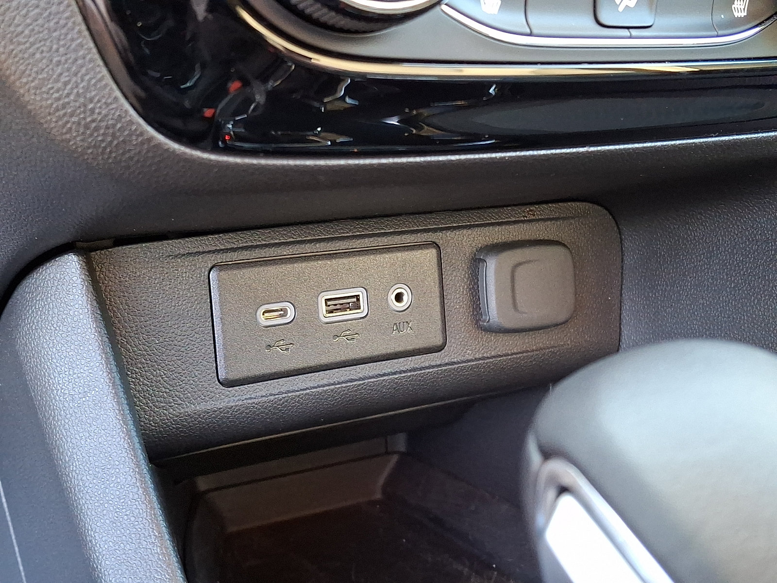 Used 2023 Buick Encore GX Select FWD image 17