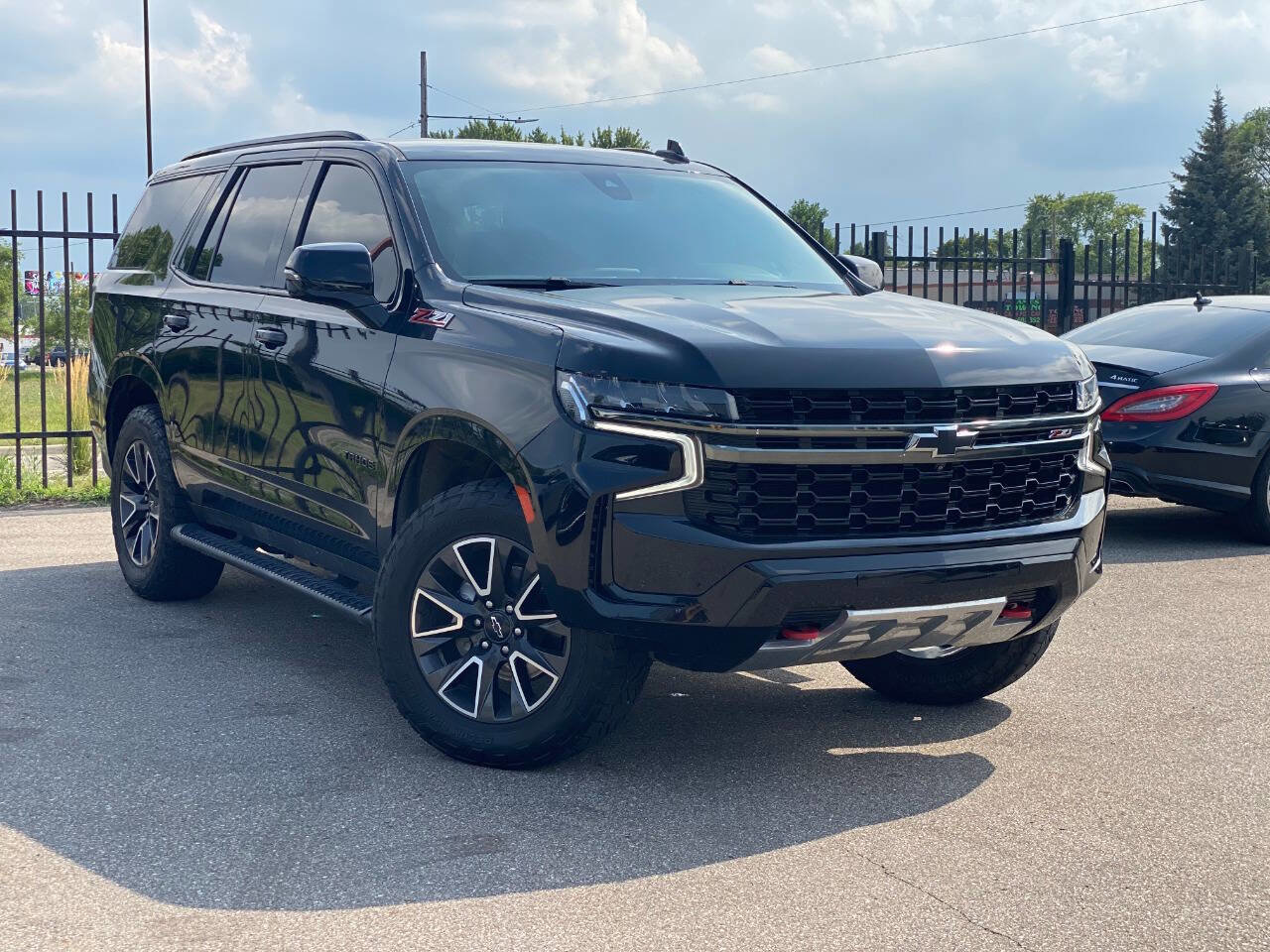 Used 2022 Chevrolet Tahoe Z71 w/ Luxury Package image 1