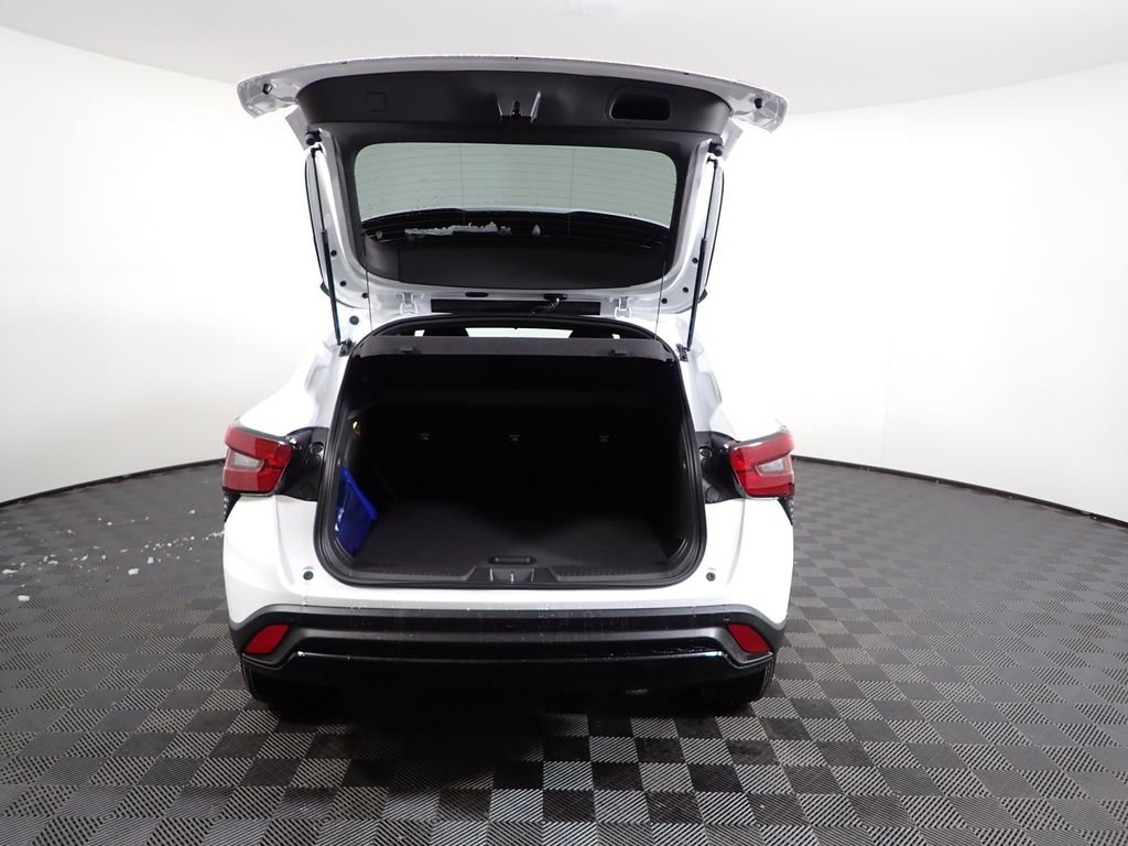 New 2026 Chevrolet Trax RS w/ Driver Confidence Package image 11