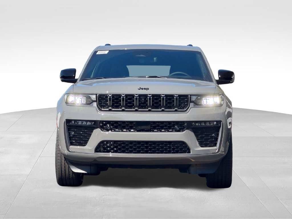 New 2027 Jeep Grand Cherokee Limited AWD/4WD image 2