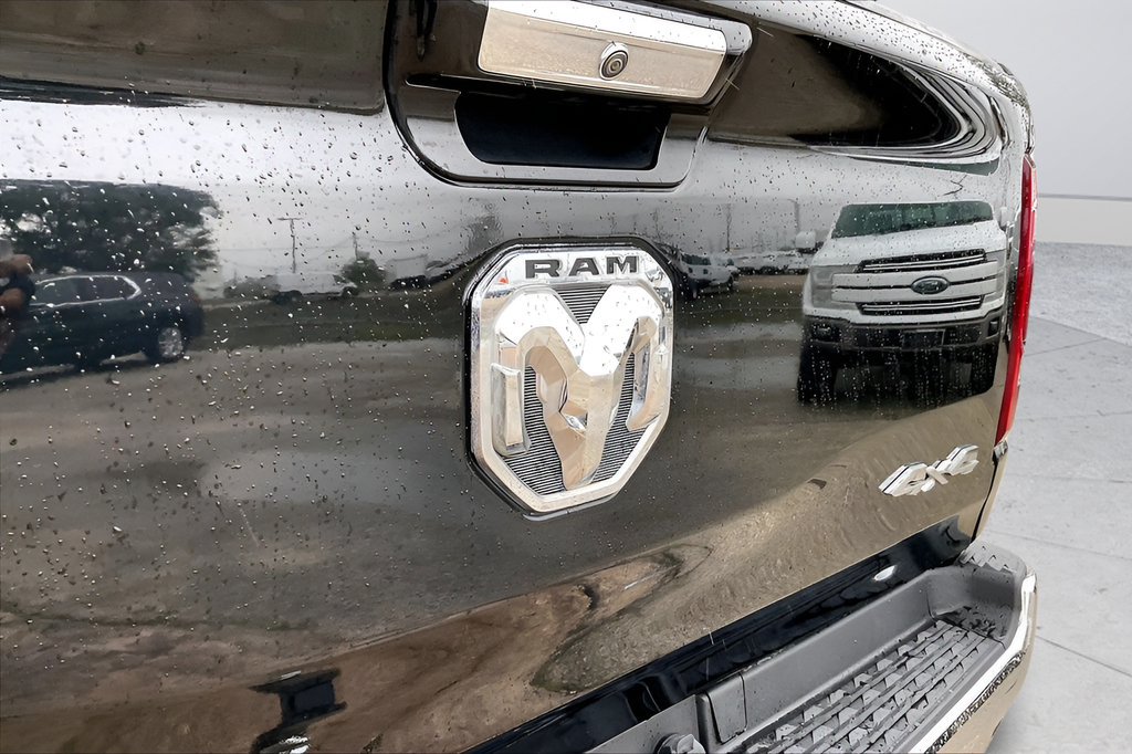 Used 2019 RAM 1500 Laramie AWD/4WD image 32