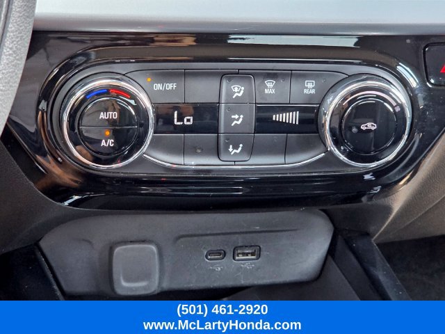 Used 2025 Chevrolet Trax LT FWD image 23