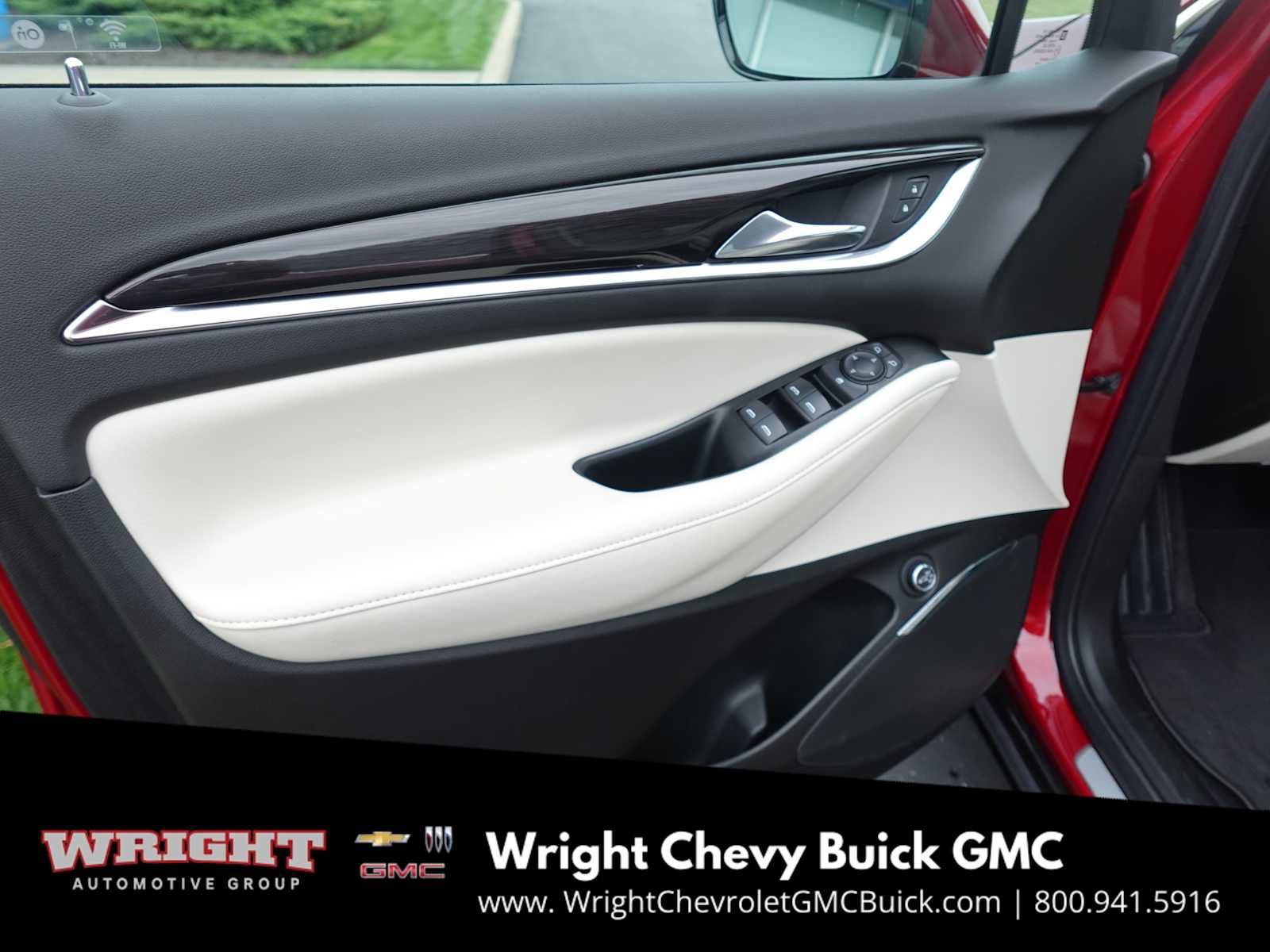 Used 2023 Buick Enclave Essence image 11