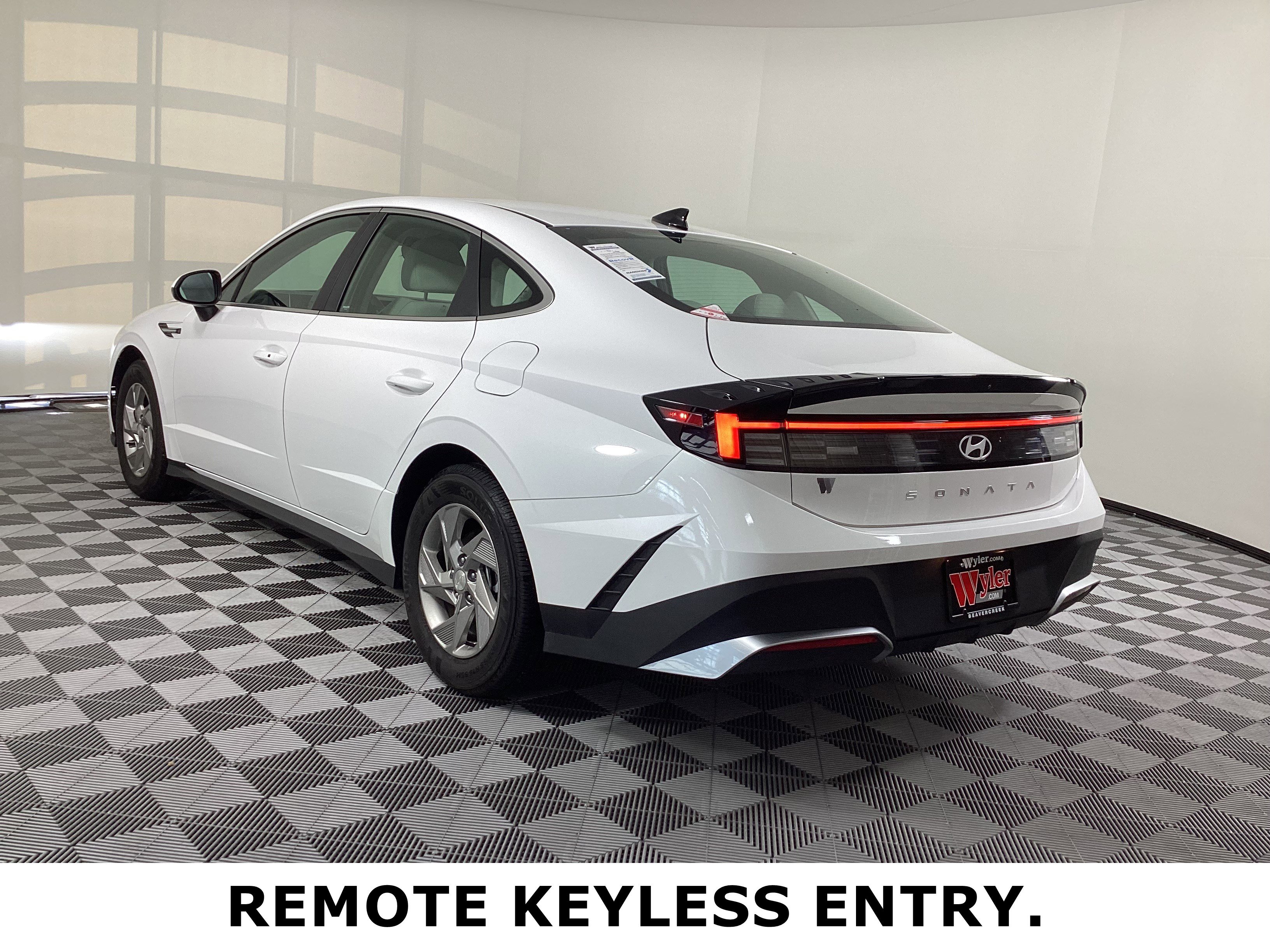 Certified 2025 Hyundai Sonata SE image 8