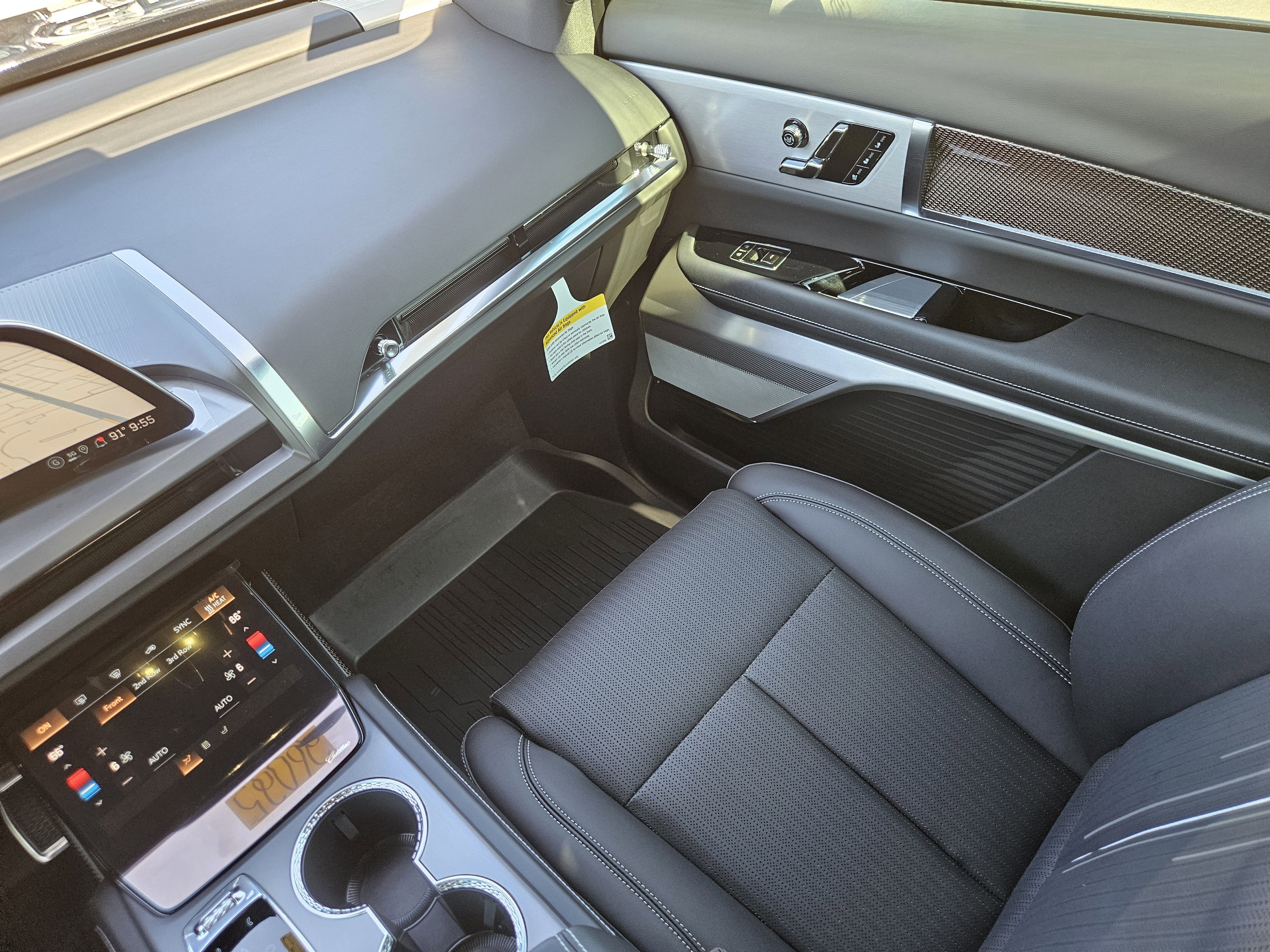 New 2026 Cadillac Vistiq Sport w/ LPO, Floor Liner Package image 19