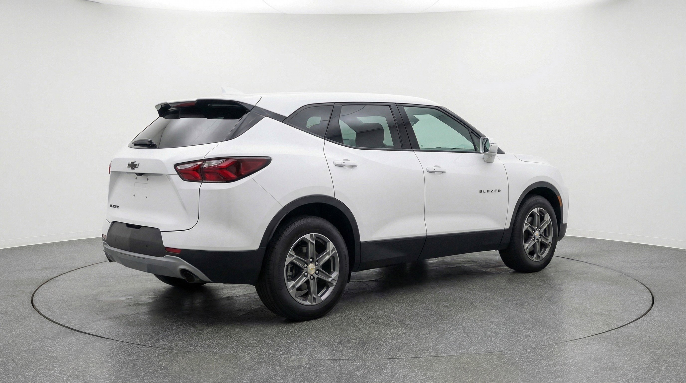 Used 2025 Chevrolet Blazer LT FWD image 9