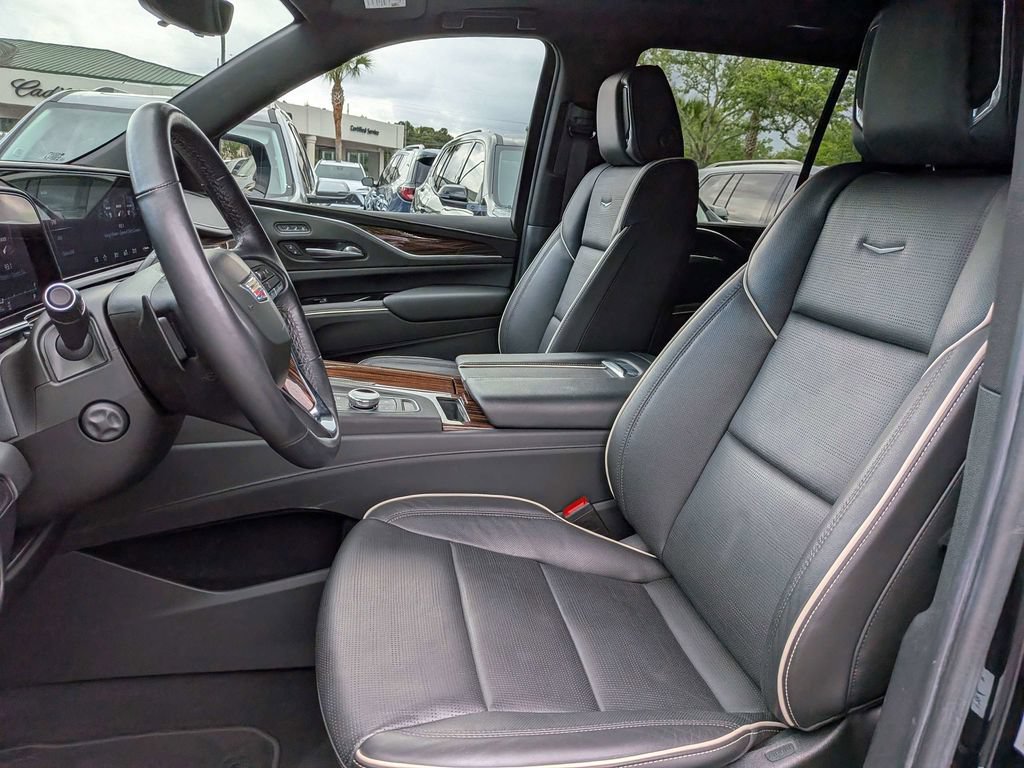 Certified 2021 Cadillac Escalade Premium Luxury w/ LPO, Illumination Package AWD/4WD image 23
