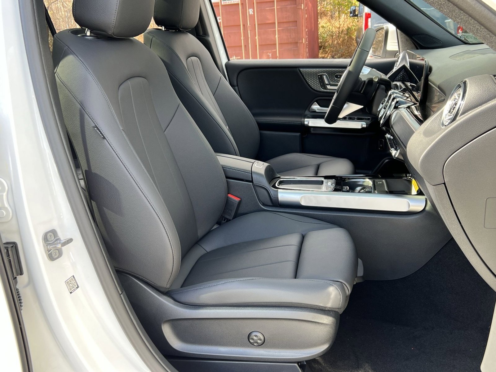 New 2026 Mercedes-Benz GLB 250 4MATIC image 26