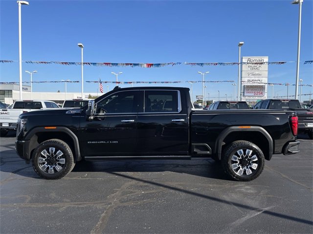 Used 2024 GMC Sierra 2500 Denali w/ Denali Reserve Package image 2