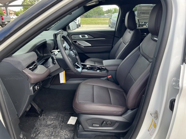 New 2025 Ford Explorer Platinum image 13