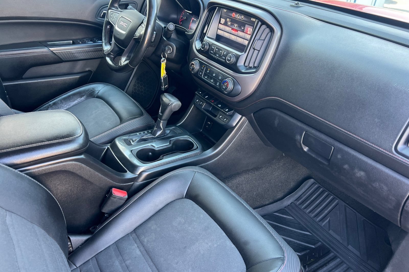 Used 2015 GMC Canyon SLE w/ All-Terrain Package AWD/4WD image 16