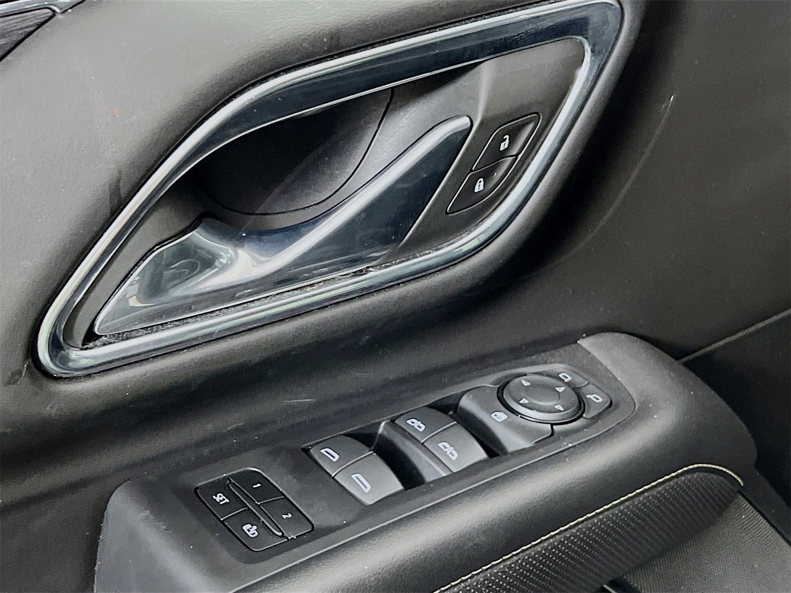 Used 2023 GMC Yukon XL SLT image 20