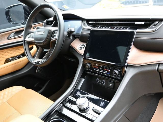 Used 2024 Jeep Grand Cherokee Summit image 14