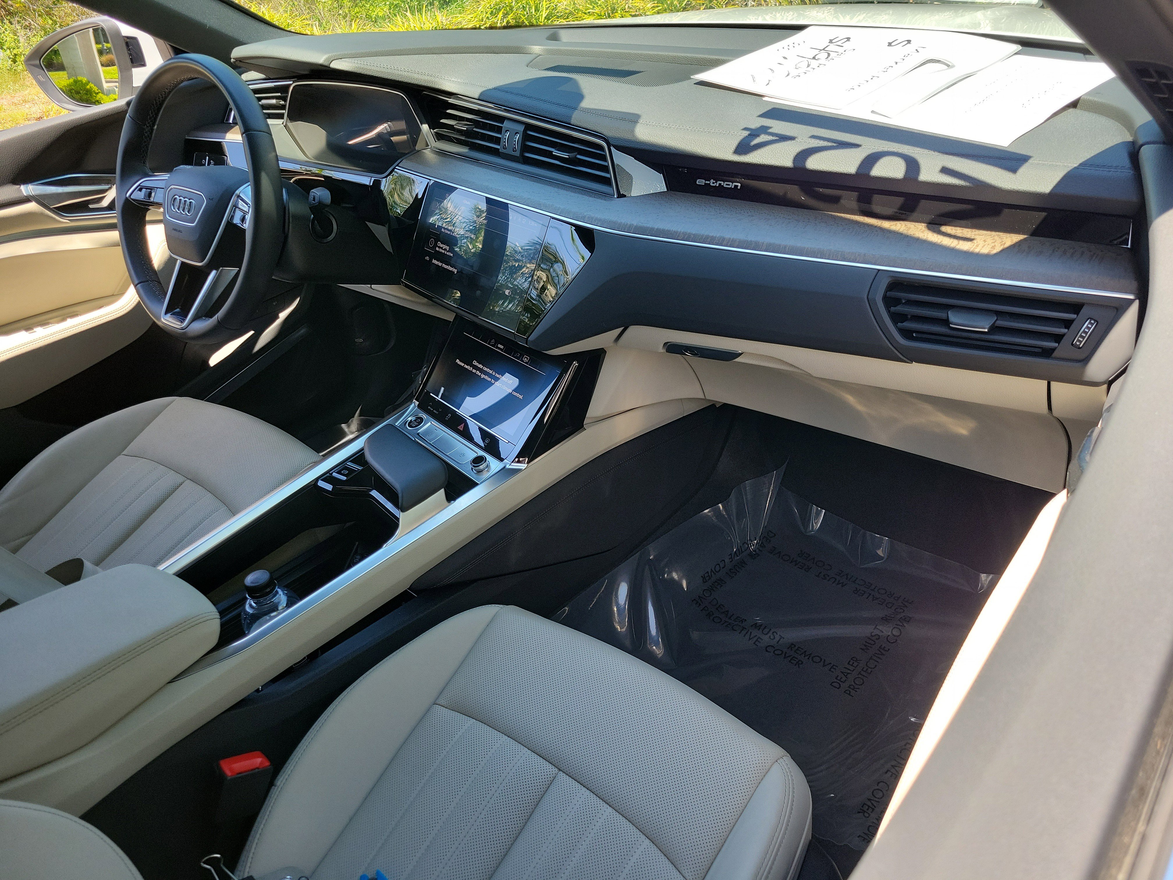 Used 2024 Audi Q8 e-tron Premium Plus w/ Premium Plus Package AWD/4WD image 11