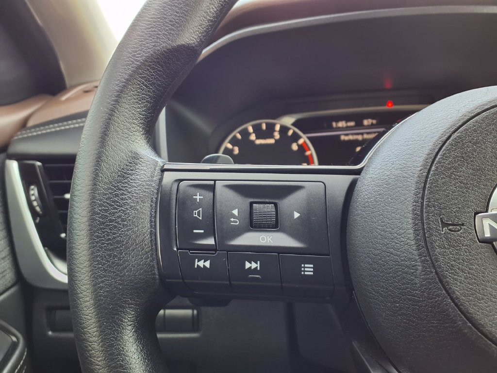 Used 2022 Nissan Rogue SV FWD image 10