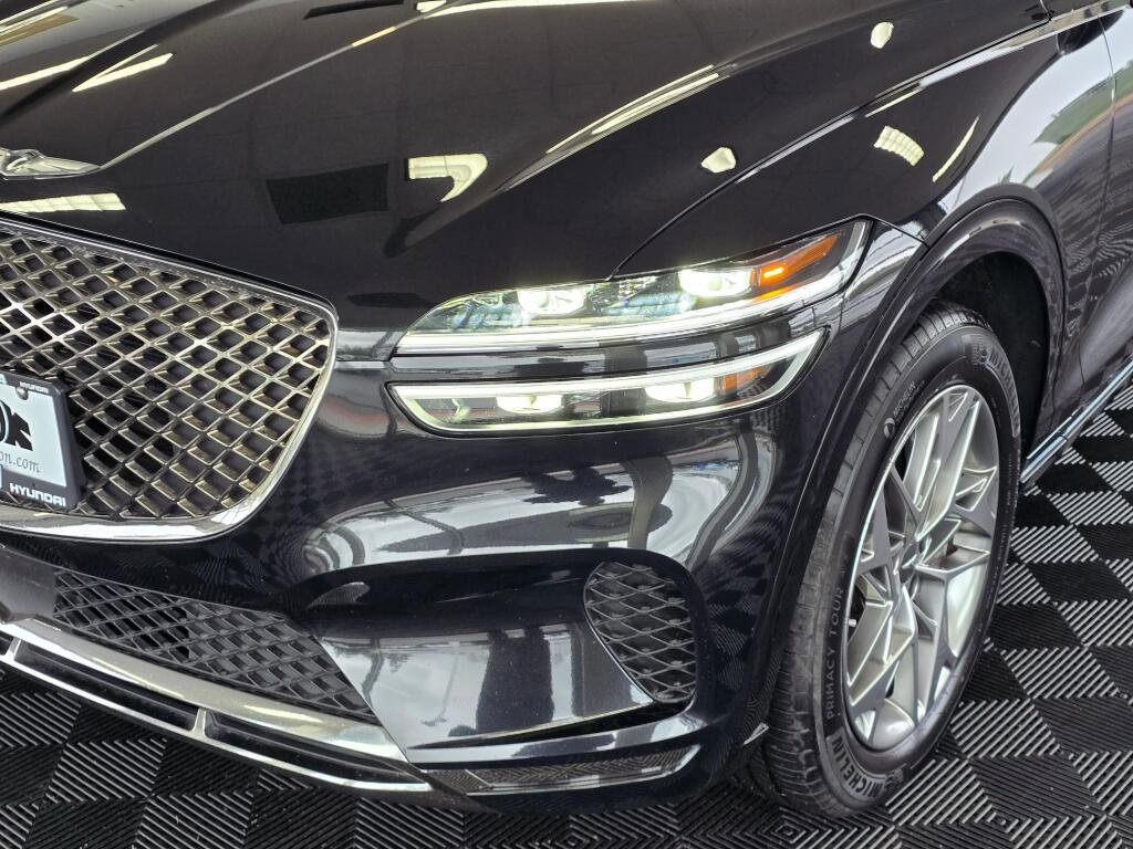 Used 2025 Genesis GV70 2.5T image 10