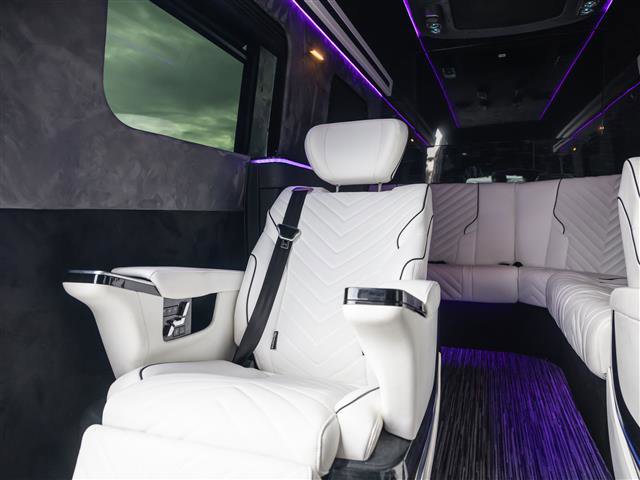 Used 2023 Mercedes-Benz Sprinter 3500 image 22