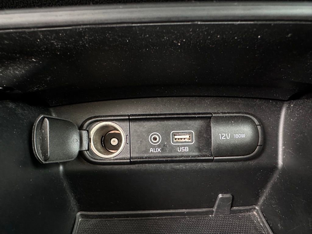 Used 2018 Kia Sorento LX image 28