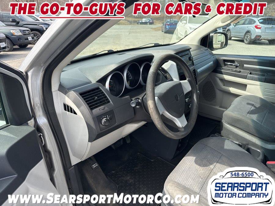 Used 2010 Dodge Grand Caravan SE FWD image 9