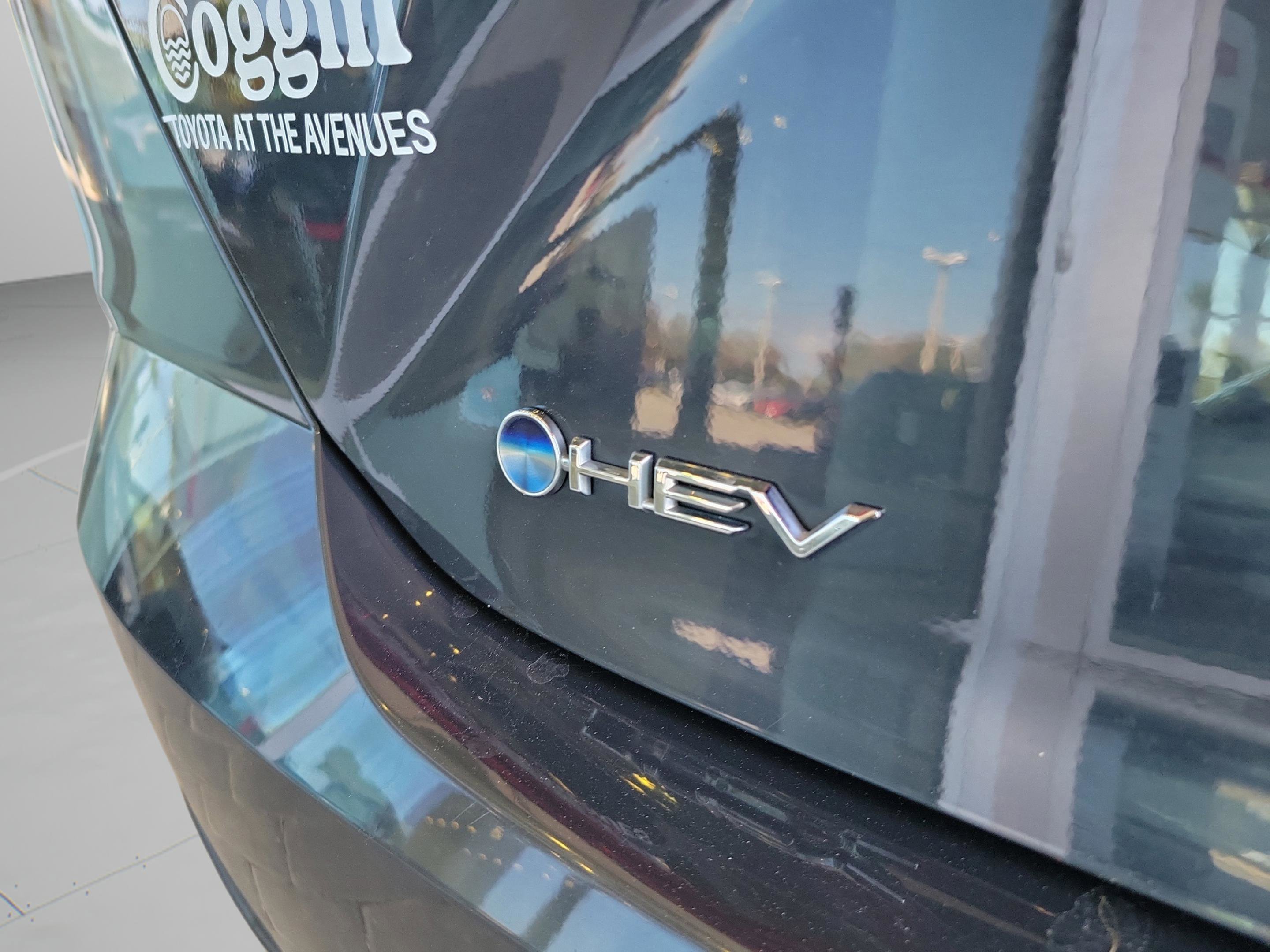 Used 2025 Toyota Camry SE image 41