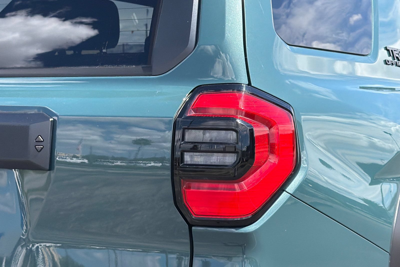 Used 2025 Toyota 4Runner TRD Off-Road Premium AWD/4WD image 41
