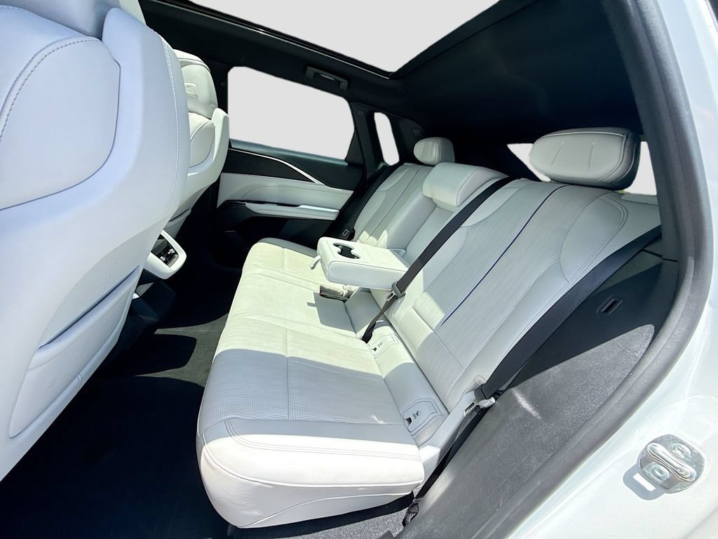 Used 2024 Cadillac Lyriq Luxury RWD image 27