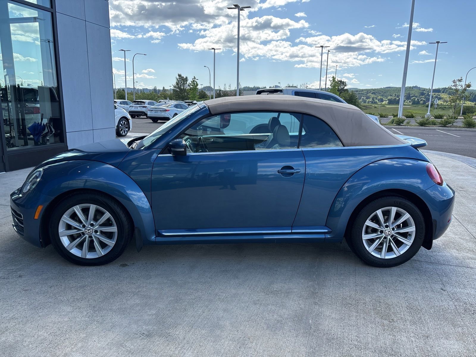 Used 2019 Volkswagen Beetle 2.0T SE FWD image 8