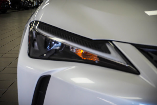 Certified 2025 Lexus UX 300h FWD w/ Accessory Package (Z2) image 29