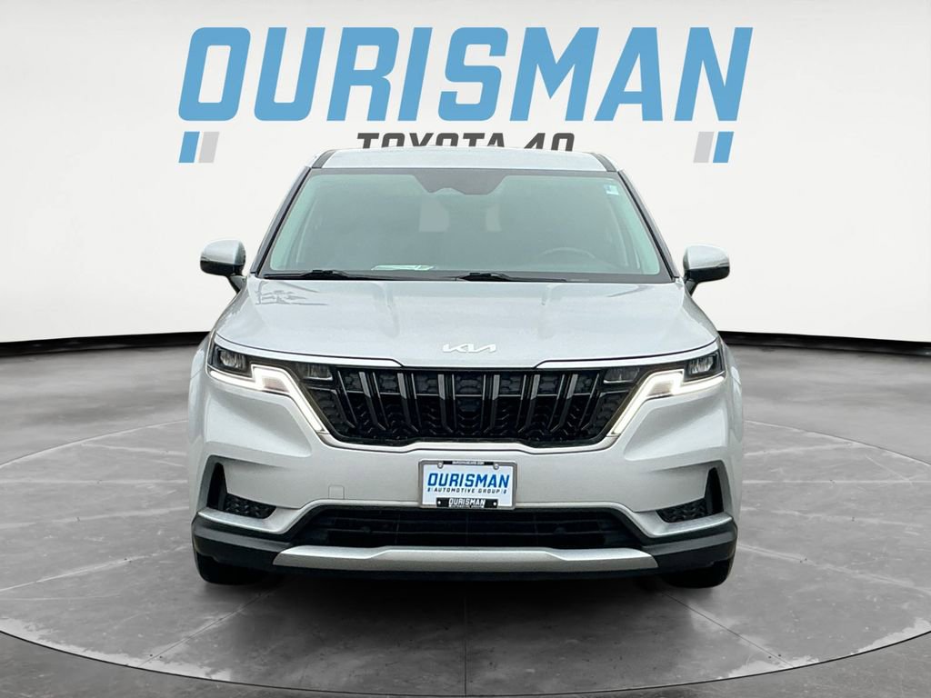 Used 2023 Kia Carnival LX image 8