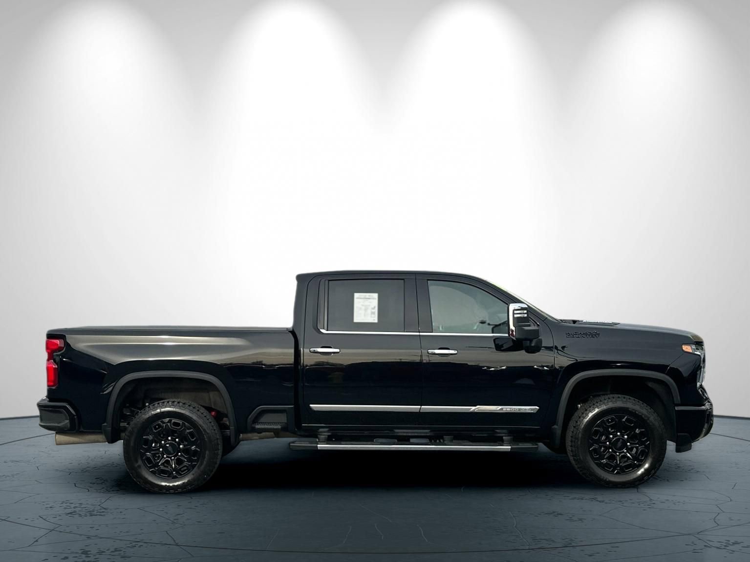 Used 2024 Chevrolet Silverado 2500 High Country w/ Max Trailering Package image 3