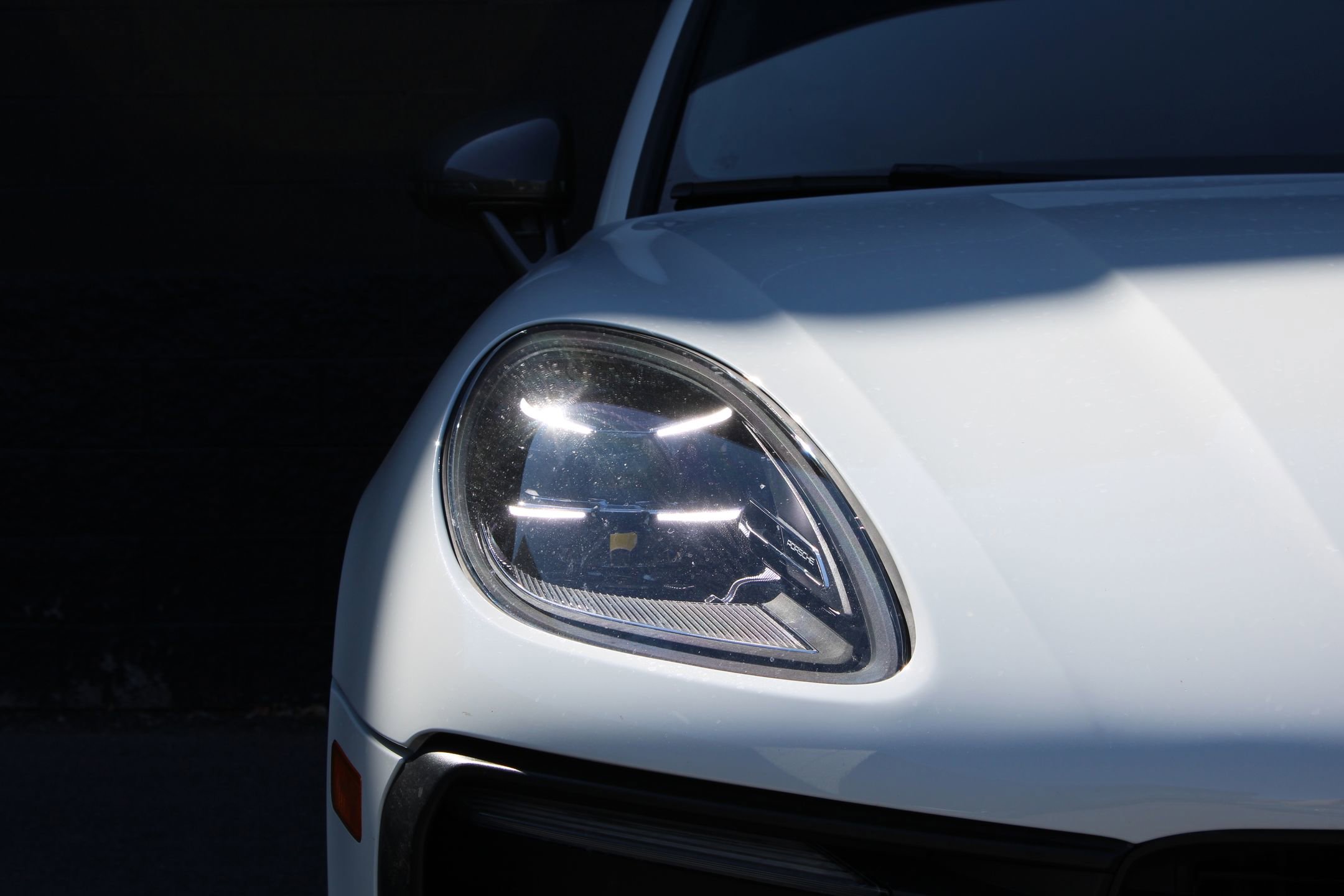 Used 2023 Porsche Macan Turbo image 12