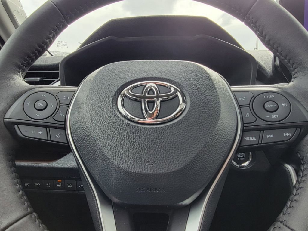 Used 2023 Toyota RAV4 Limited image 13