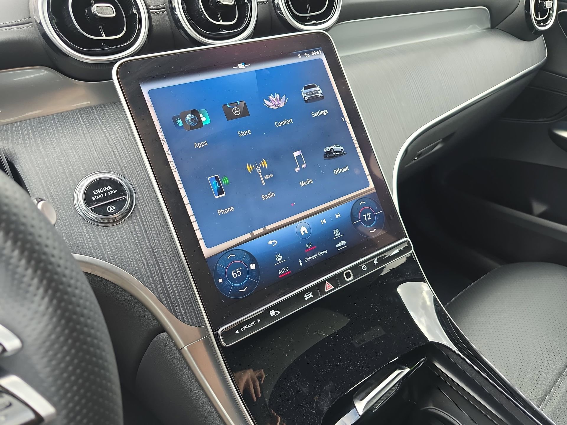 Used 2024 Mercedes-Benz GLC 300 4MATIC w/ AMG Line image 20