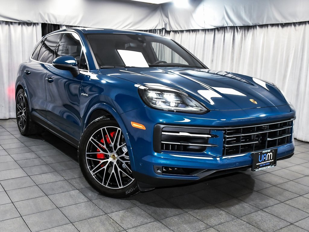 Used 2024 Porsche Cayenne S image 3