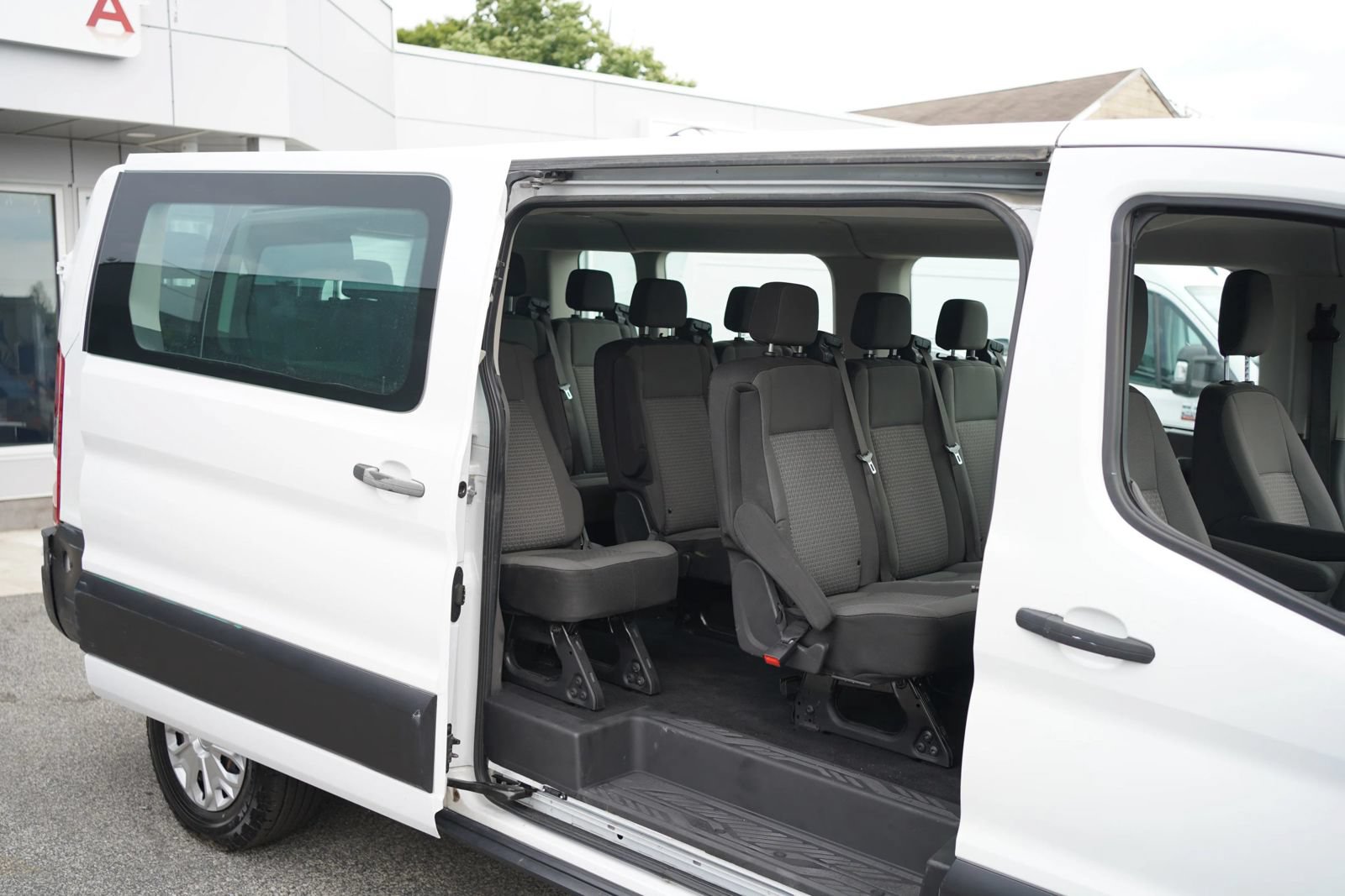 Used 2024 Ford Transit 350 XLT RWD image 13