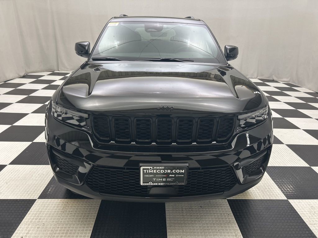 New 2025 Jeep Grand Cherokee Altitude image 8