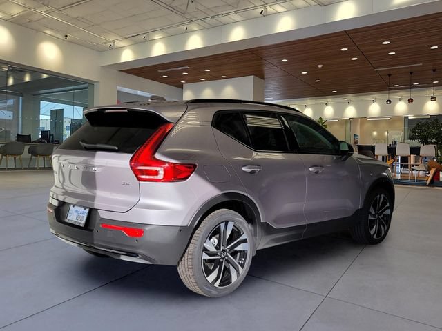 New 2026 Volvo XC40 B4 Plus w/ Climate Package FWD image 7